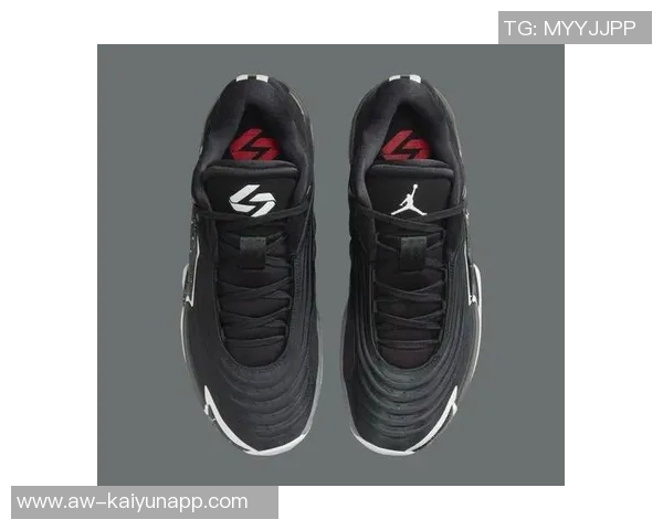 东契奇球鞋铭刻女儿名字感恩女儿是生命中最珍贵的礼物